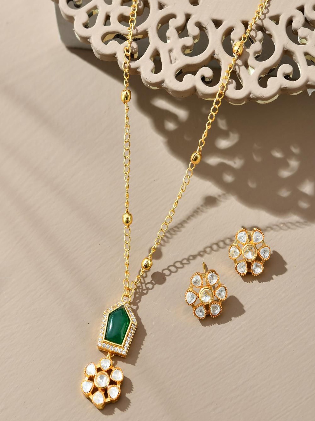 

STYYO Gold-Plated Artificial Stone Studded & Beaded Jewellery Set