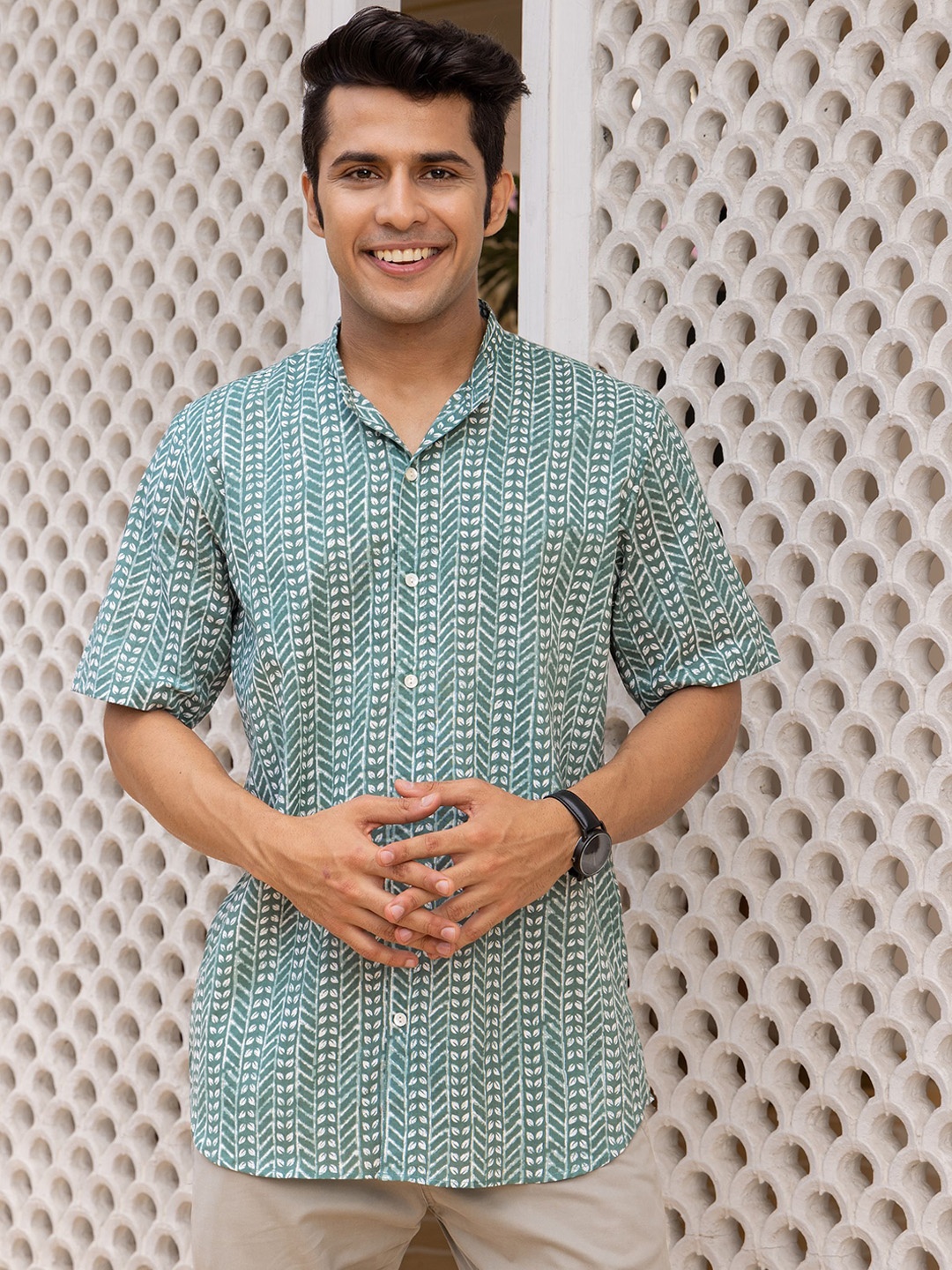 

Ethnic India Floral Printed Band Collar Pure Cotton Kurta, Green