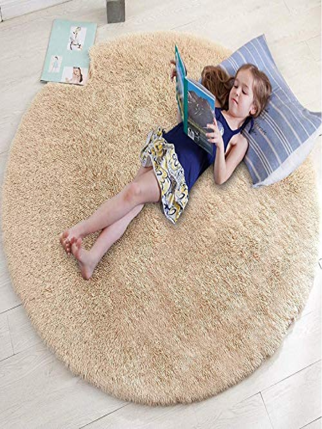 

Banchmark Home Furnishings Beige Shaggy Fluffy Round Carpet