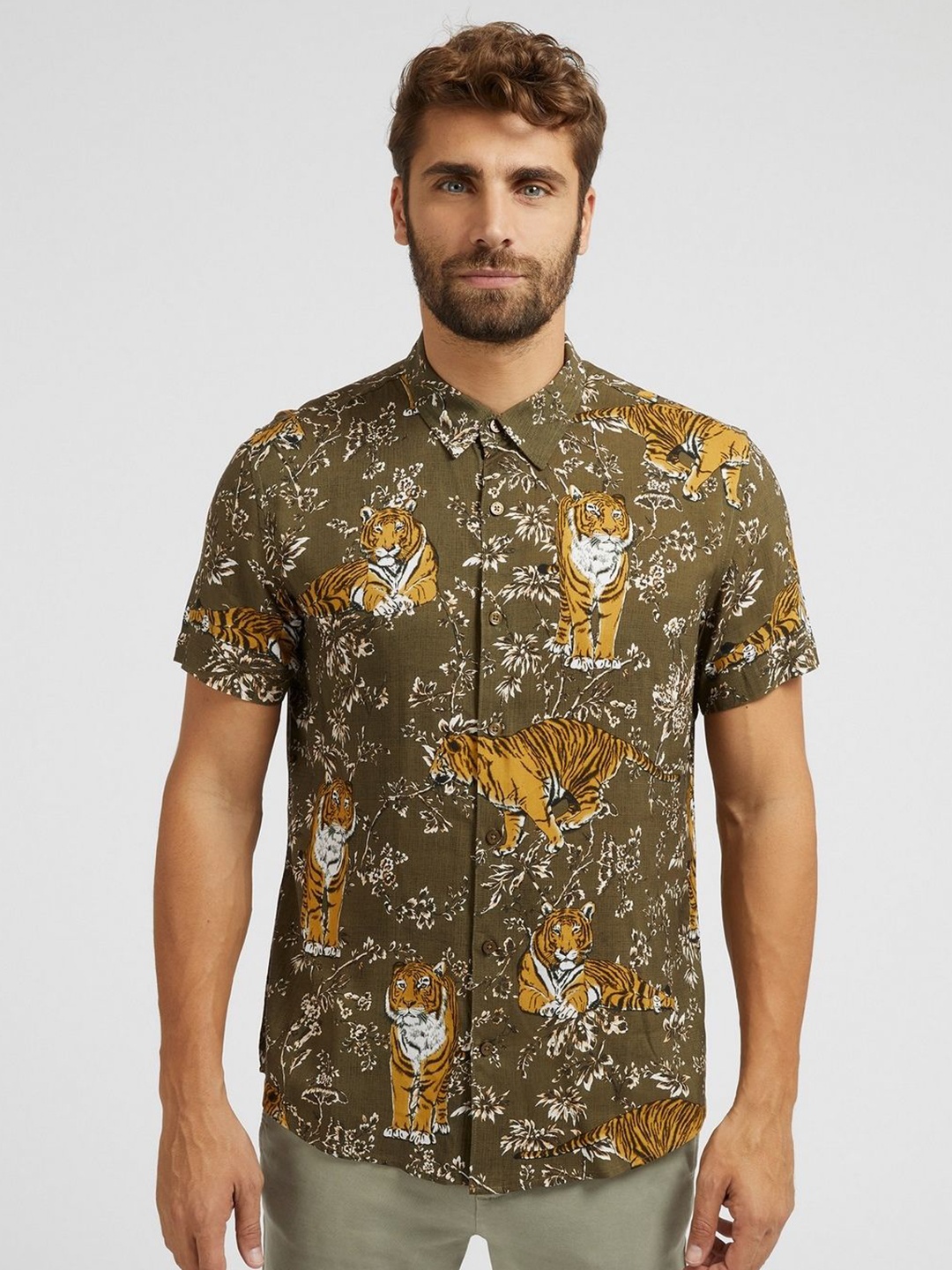 

GUESS Men Slim Fit Animal Opaque Printed Casual Shirt, Green