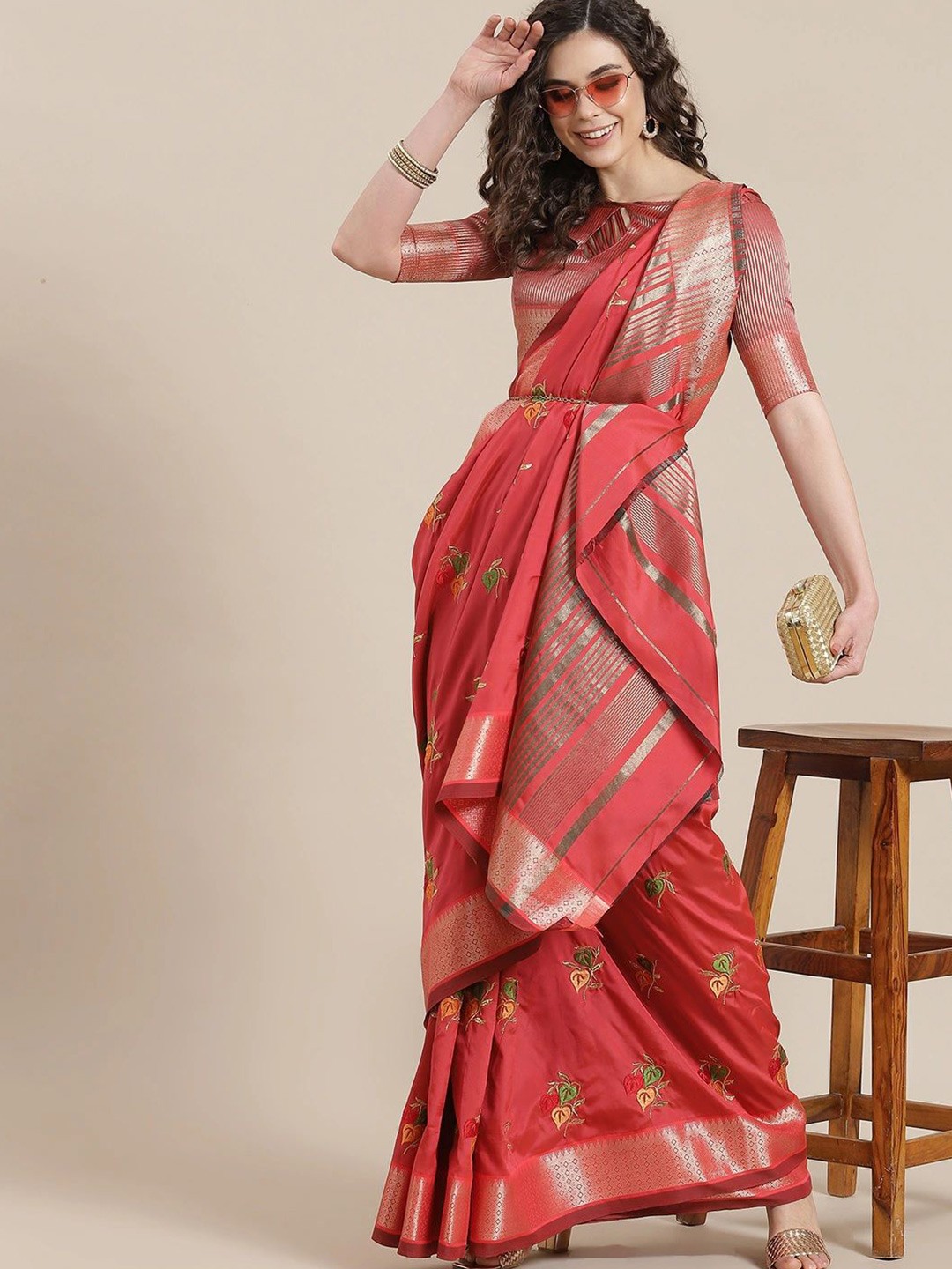 

DIVASTRI Floral Embroidered Silk Cotton Saree, Pink