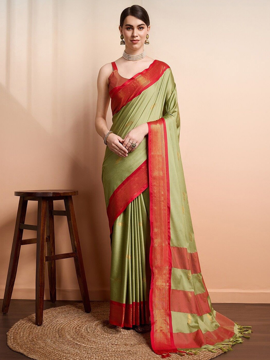 

SILKWEAR Woven Design Zari Silk Cotton Kanjeevaram Saree, Olive