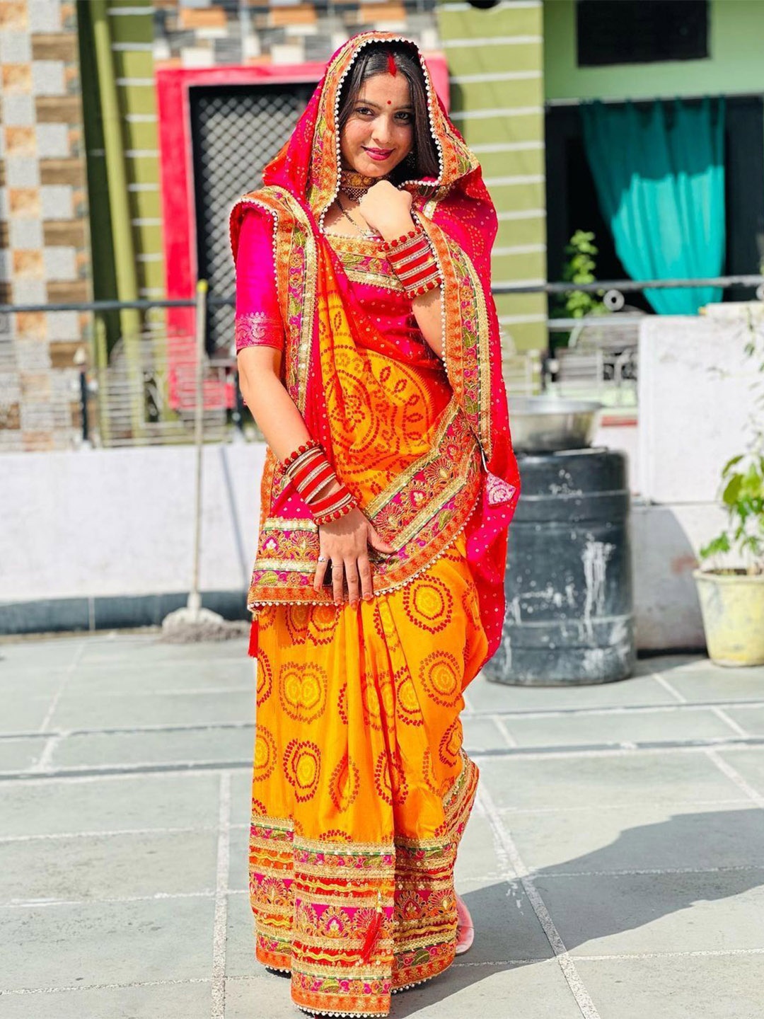

DIVASTRI Bandhani Embroidered Pure Chiffon Bandhani Saree, Pink