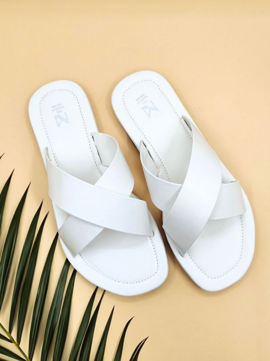 

THE MADRAS TRUNK Men Comfort Sandals, White