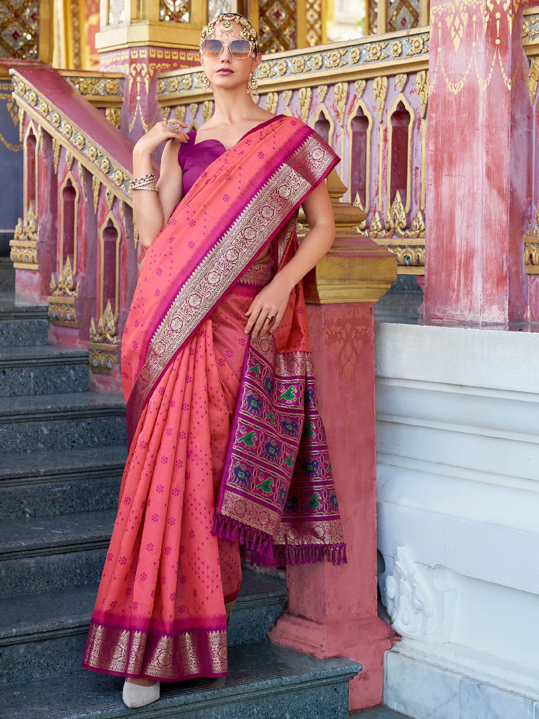 

DIVASTRI Woven Design Zari Silk Blend Tussar Saree, Pink