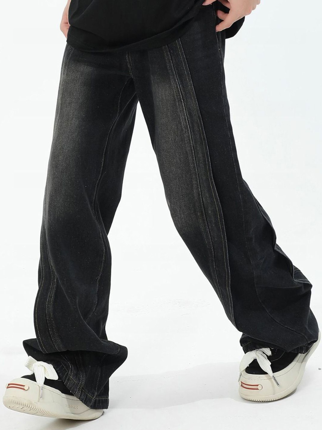 

HERE&NOW Men Mid-Rise Light Fade Wide Leg Jeans, Black