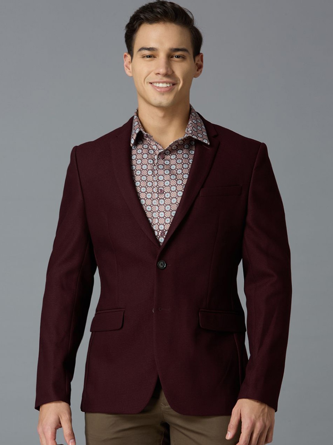 

Reid & Taylor Tailored-Fit Notched Lapel Double Vent Single-Breasted Blazer, Maroon