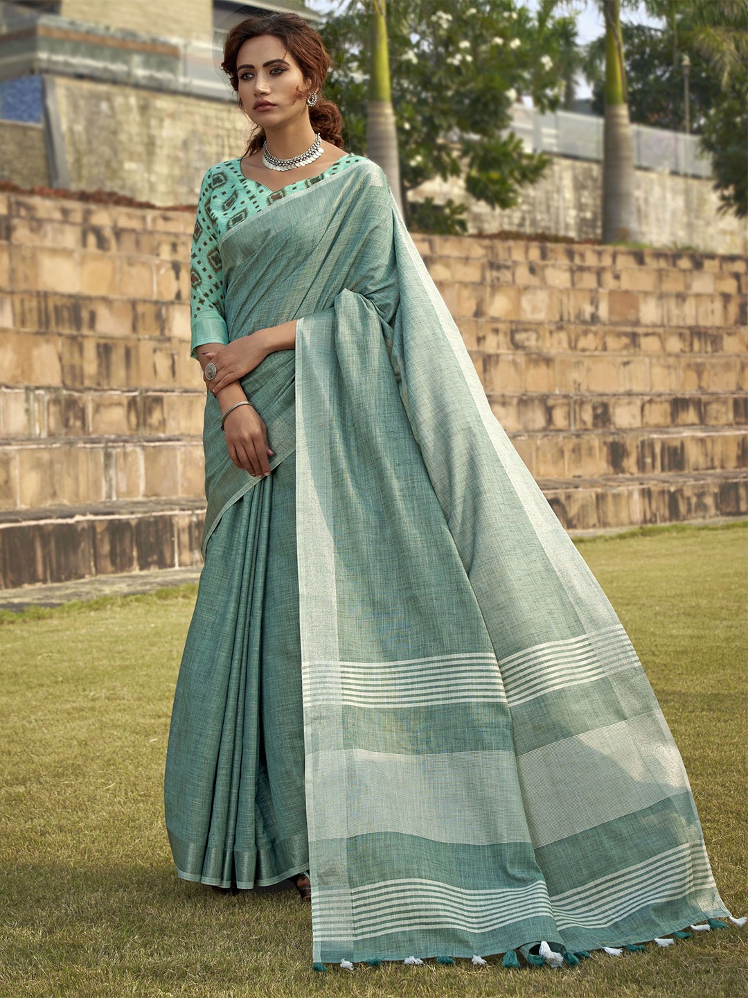 

Blissta Zari Linen Blend Saree, Turquoise blue