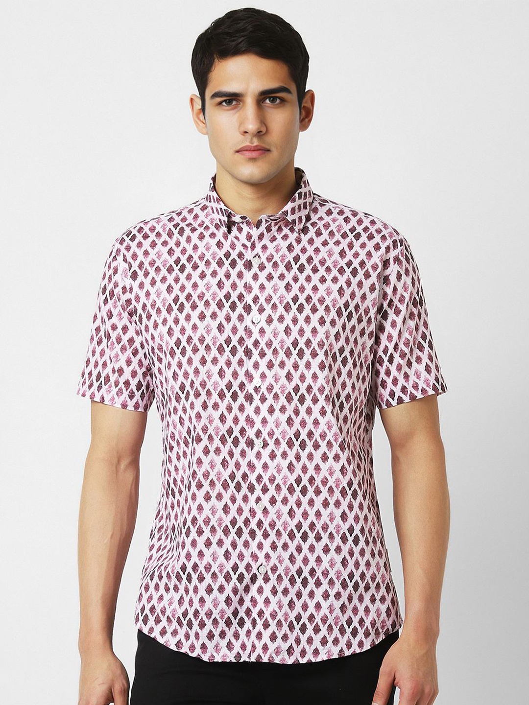 

V Dot Men Slim Fit Opaque Printed Party Shirt, White