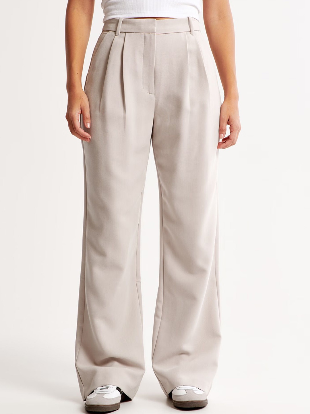 

FNOCKS Women Ultra Flared High-Rise Pleated Trousers, Cream