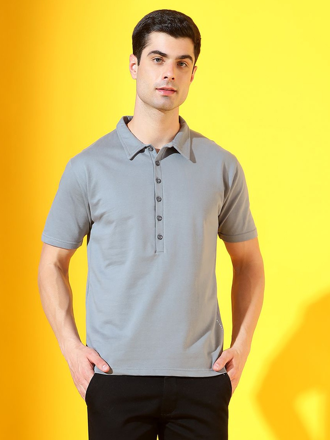 

CODE OF HONOUR Men Printed High Neck Pockets T-shirt, Grey