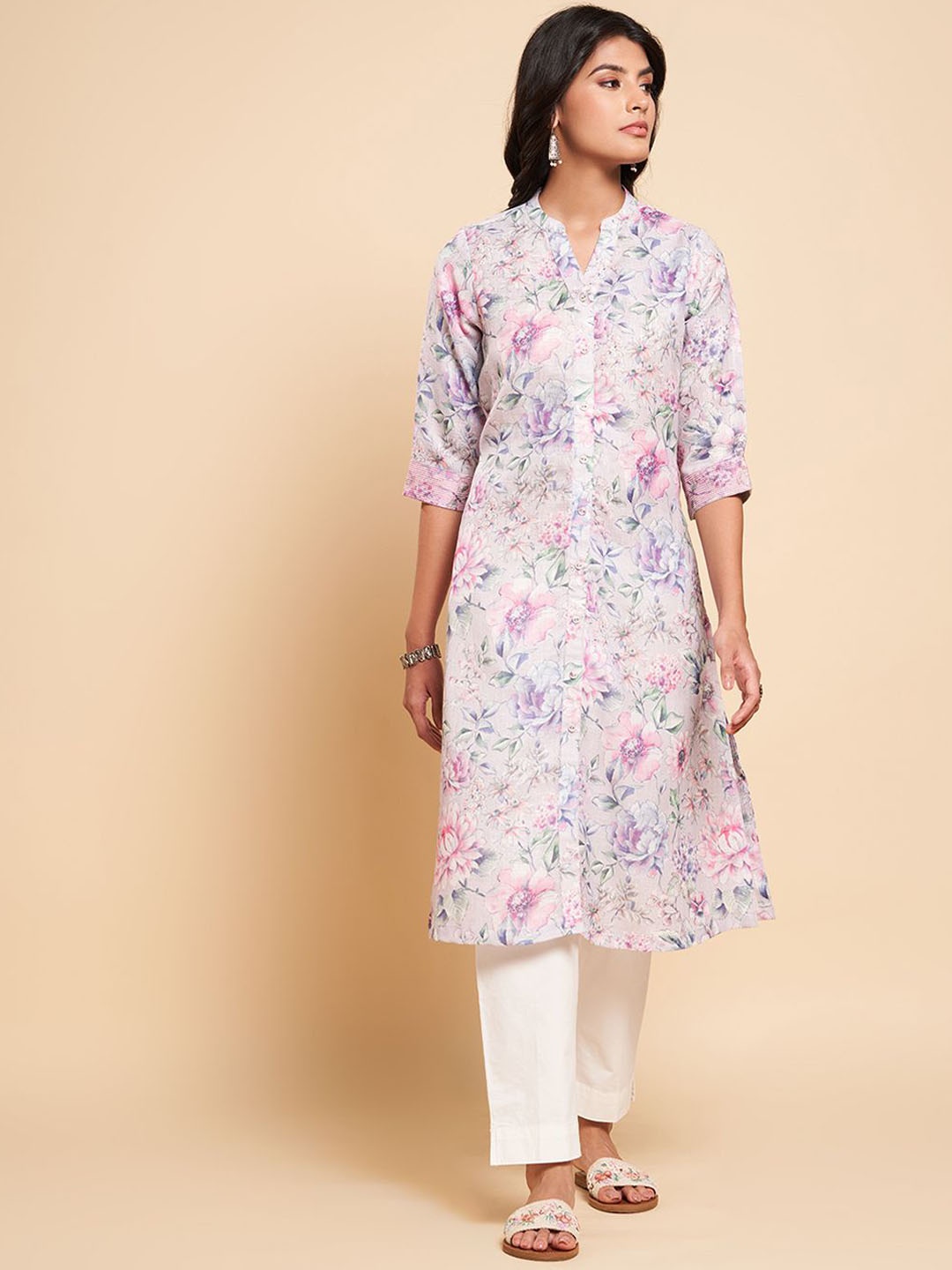 

RANGMANCH BY PANTALOONS Women Floral Printed Sequinned Kurta, Khaki