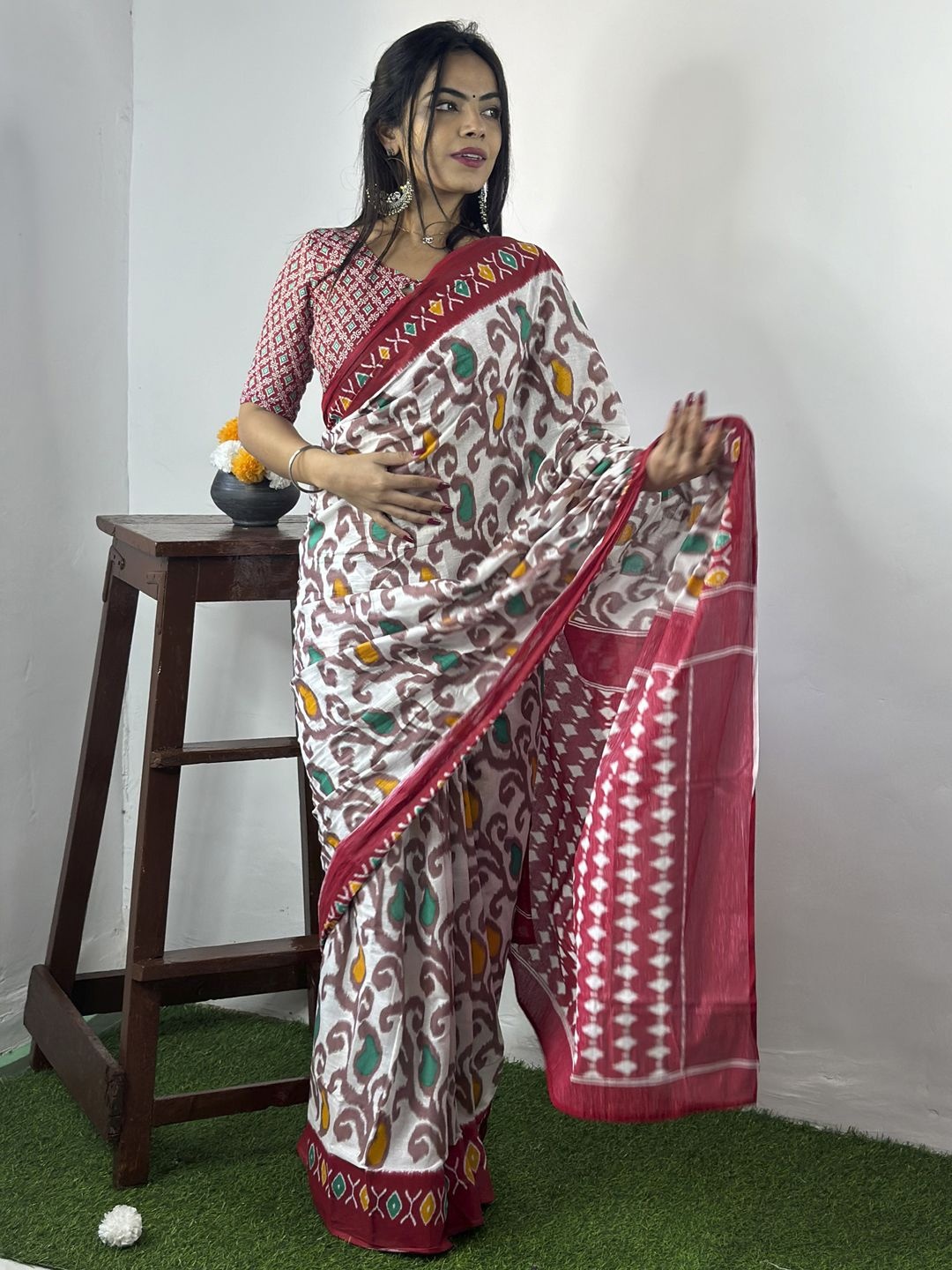

Anouk Rustic Floral Bagh Saree, White
