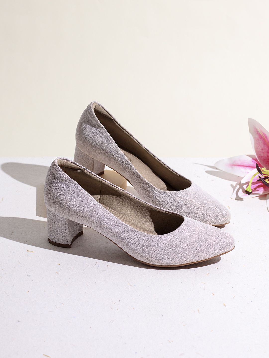 

Inc 5 Party Block Pumps with Bows, Beige