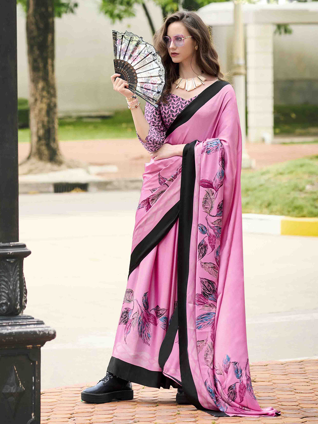 

Mitera Floral Satin Saree, Pink