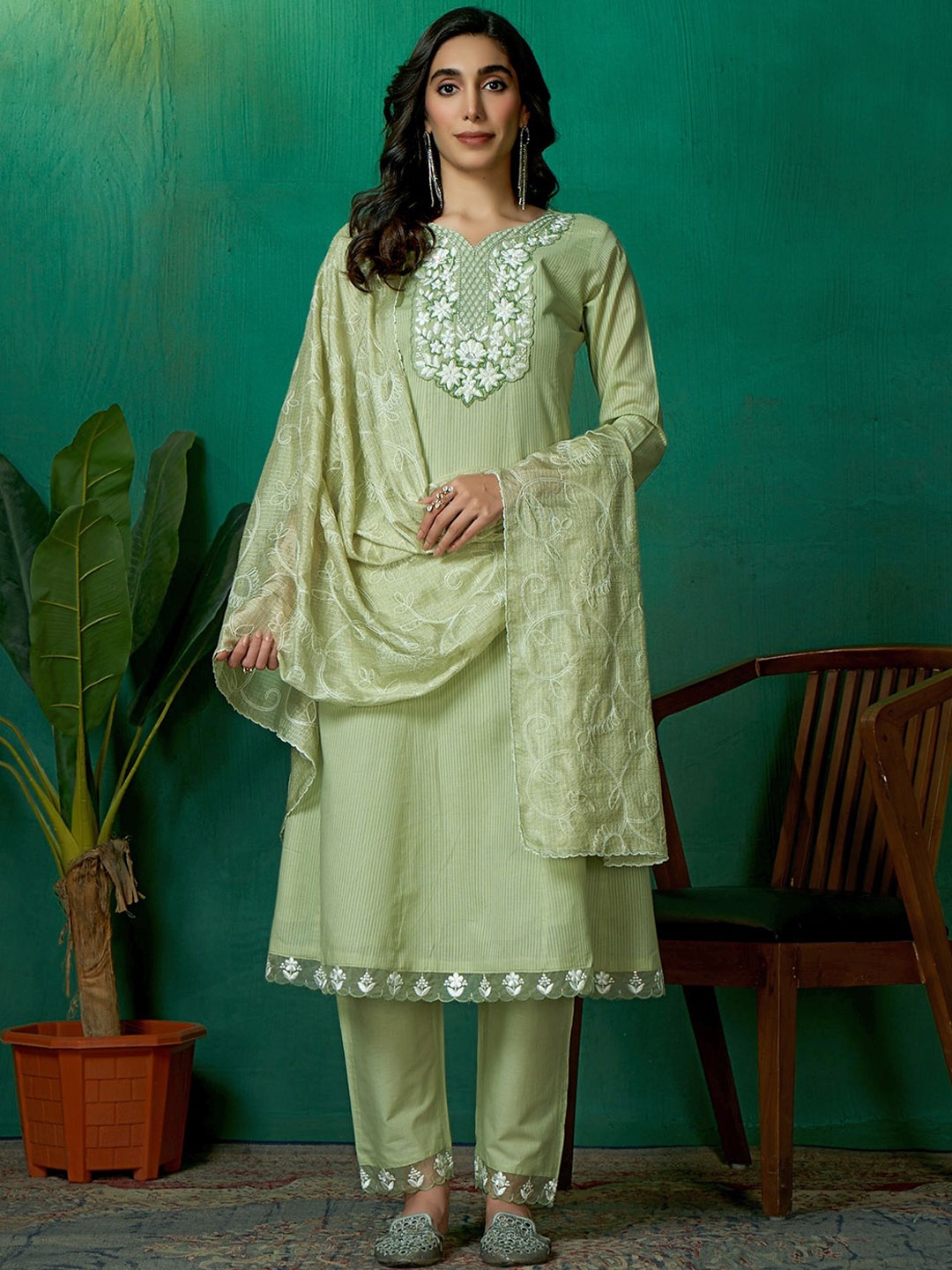 

Sangria Embroidered Pure Cotton Sweetheart Neck Kurta Trouser & Dupatta Set, Green