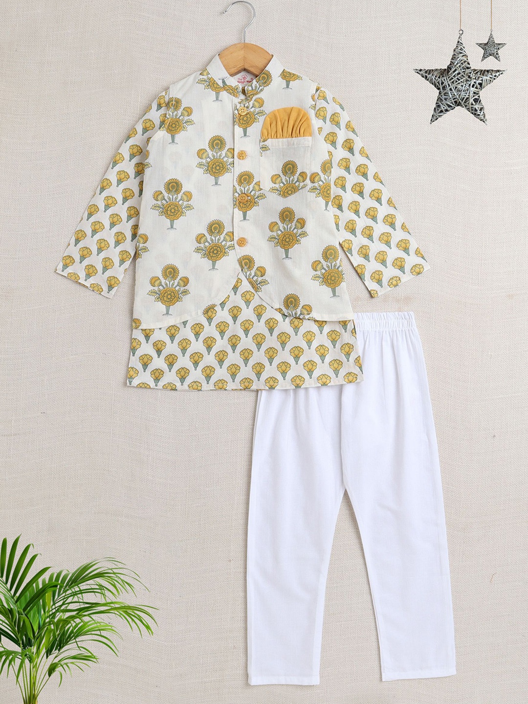 

The Magic Wand Boys Floral Printed Regular Pure Cotton Kurta with Pyjamas, Yellow