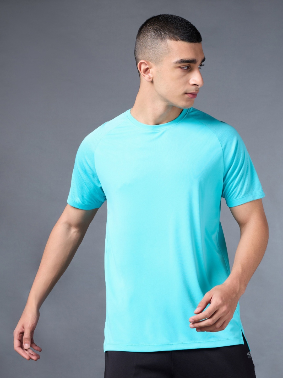 

CULT Men Aqua Run Elevate Tshirt, Blue