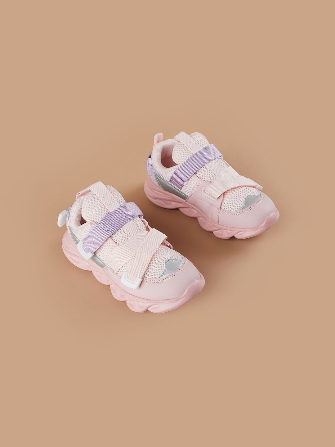 

Fame Forever by Lifestyle Girls Slip-On Sneakers, Pink