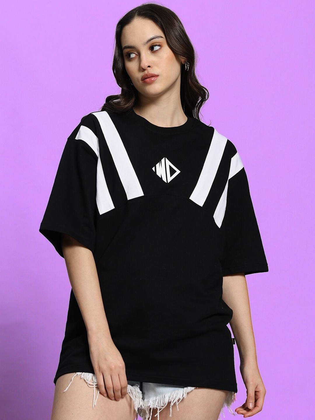 

WEARDUDS Women Printed Pockets T-shirt, Black