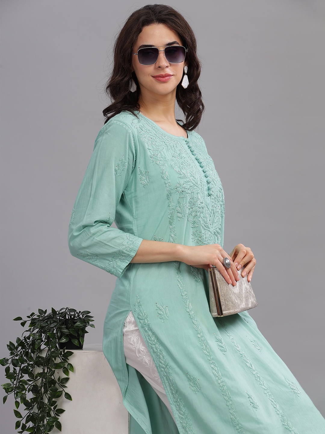 

Club Loom Floral Embroidered Round Neck Chikankari Pure Cotton Straight Kurta, Green
