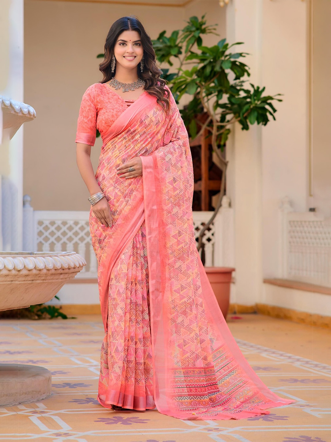 

Quelea Linen Blend Khadi Saree, Peach