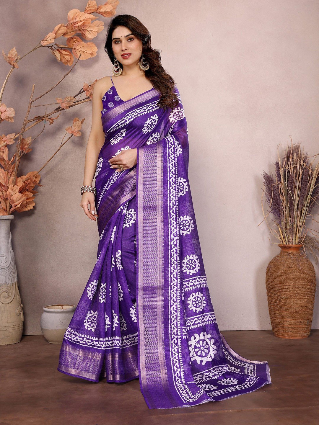 

Moda Rapido Floral Zari Saree, Purple