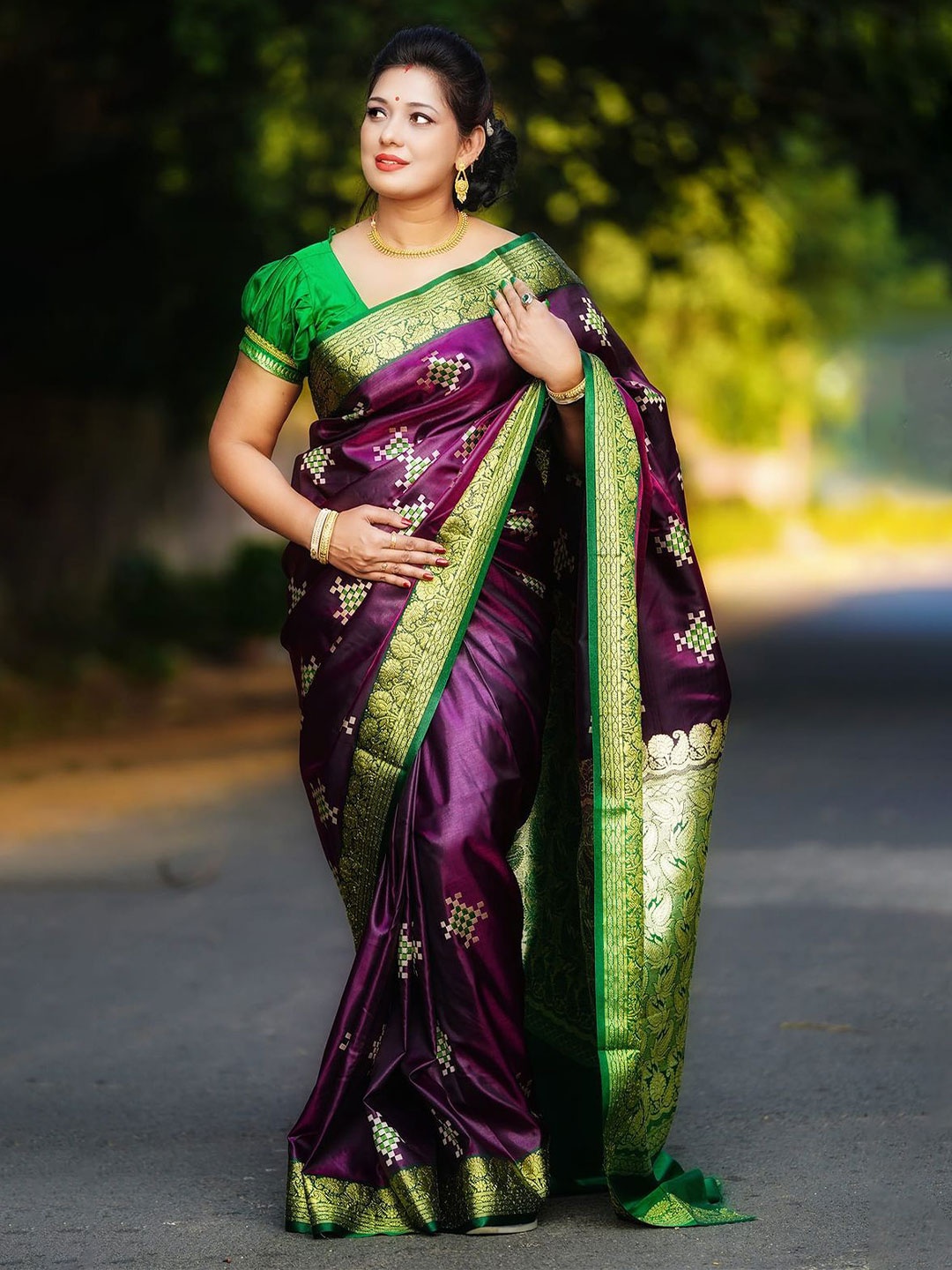 

GS CREATION Woven Design Zari Satin Banarasi Saree, Purple
