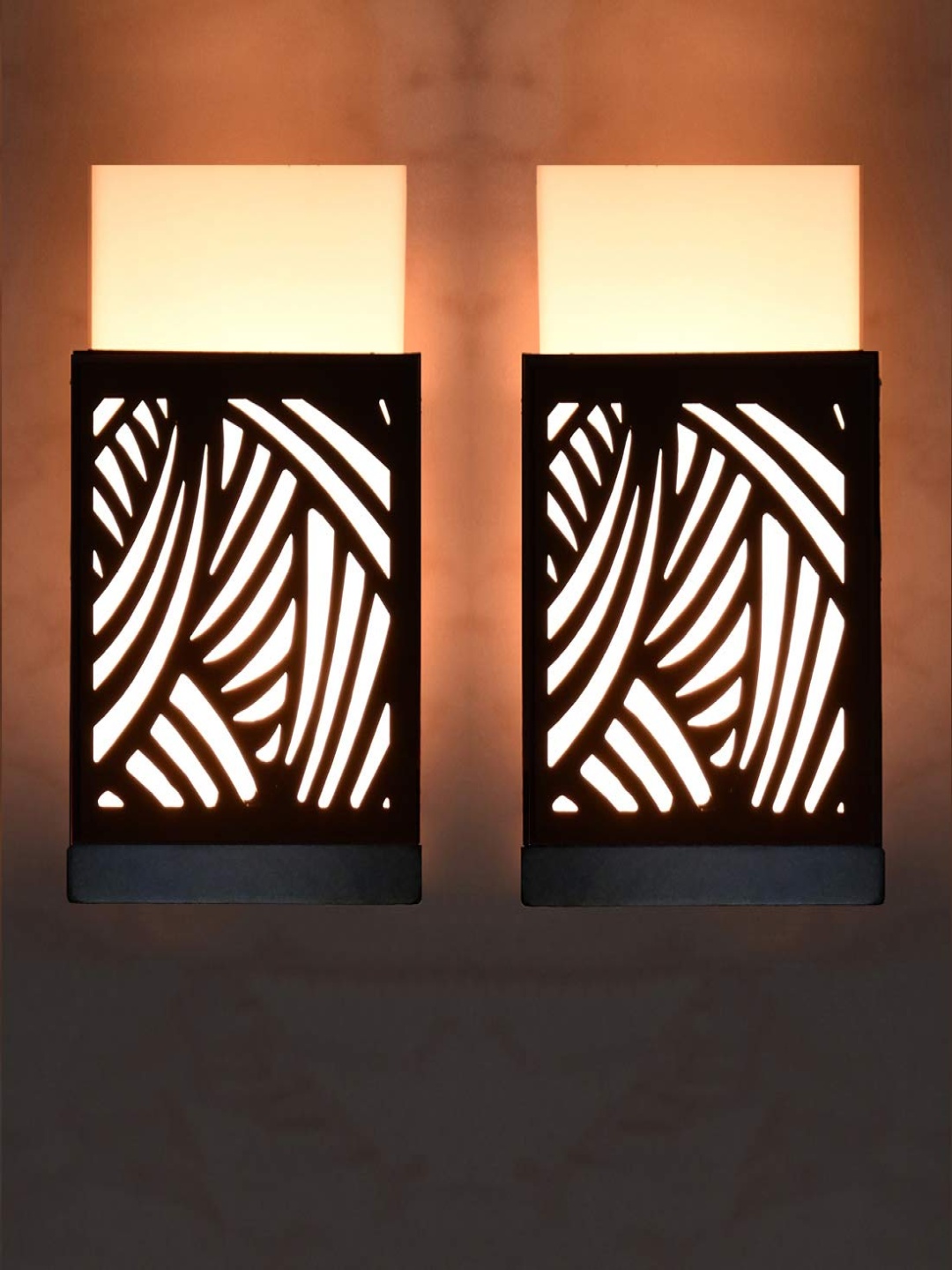 

Gojeeva Black 2 Pieces Textured Wooden Square Shaped Wall Lamps