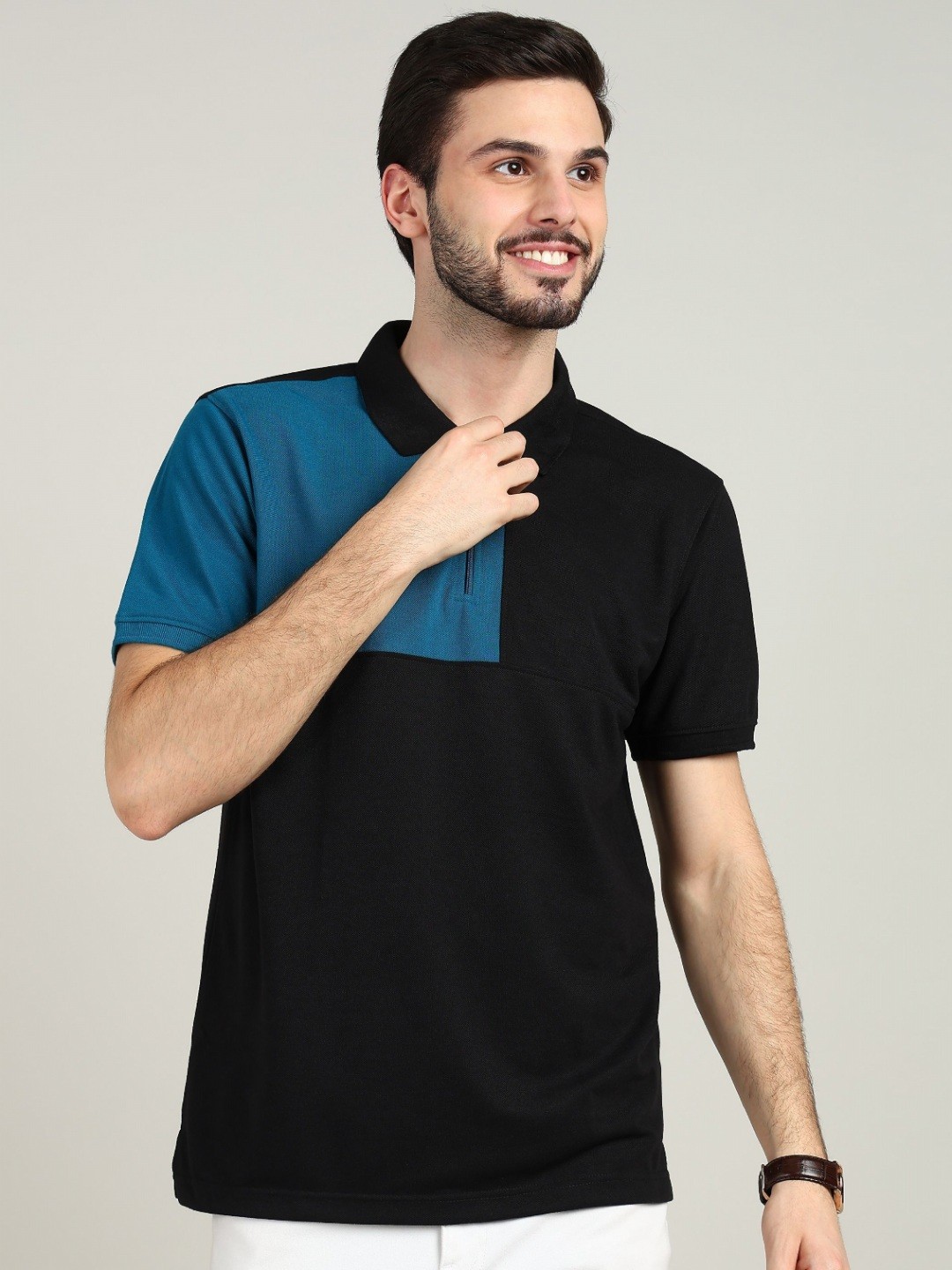 

XFOX Men Colourblocked Polo Collar T-shirt, Black