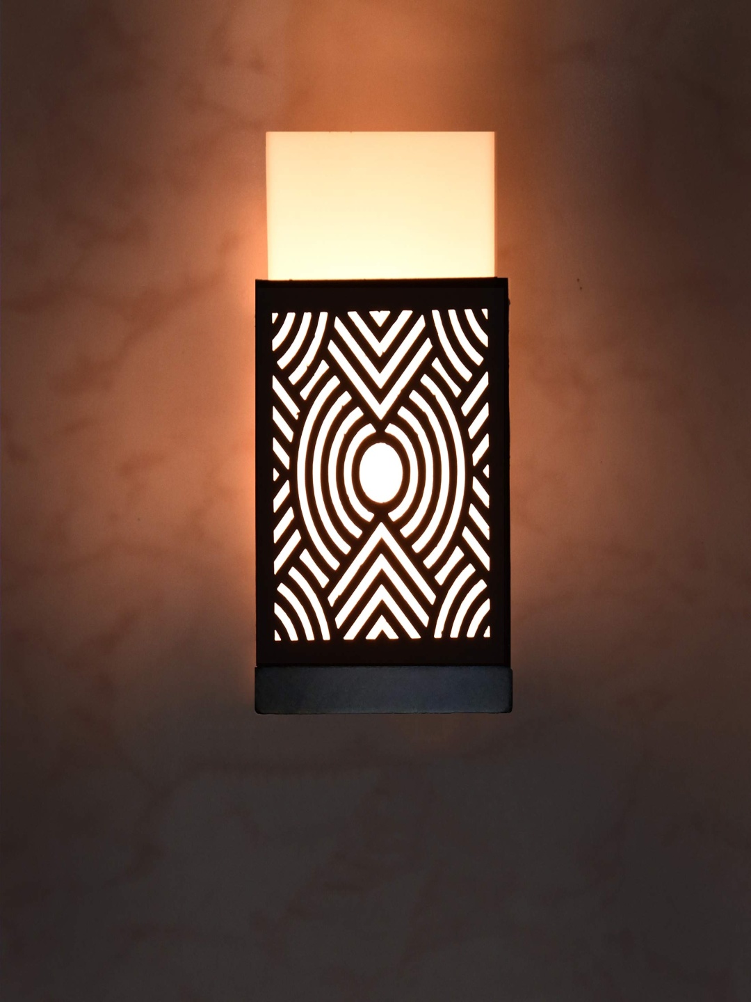 

Gojeeva Black & White Textured Wooden Square Shaped Wall Lamp