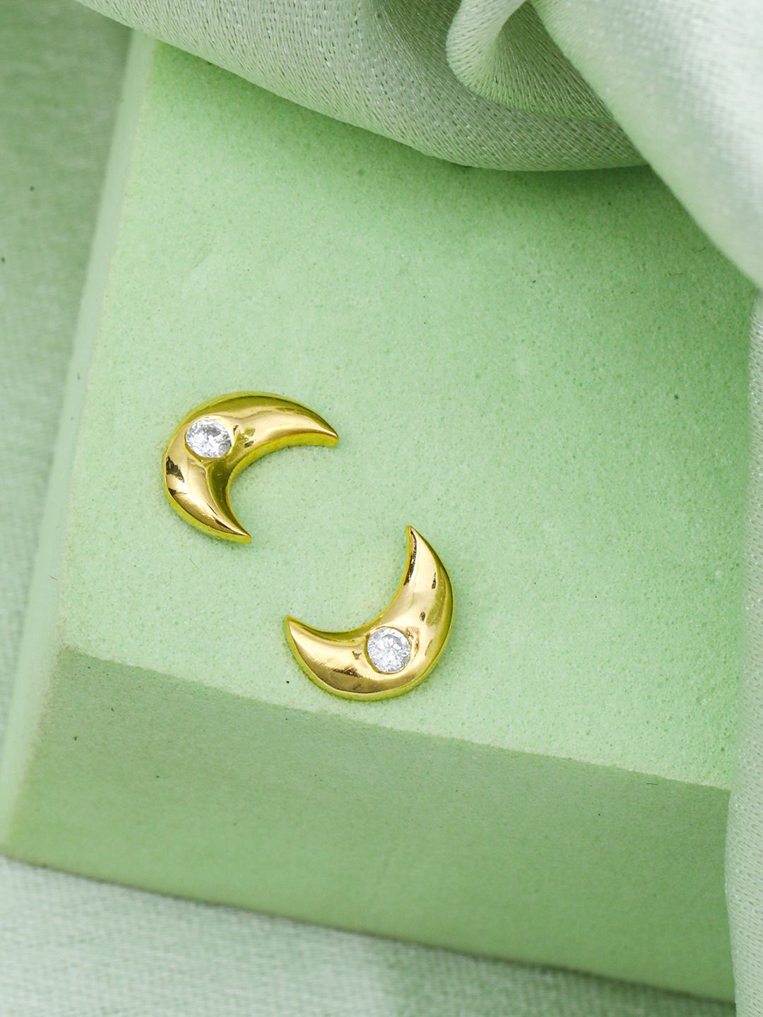 

MAIRA 925 Sterling Silver Gold-Plated Artificial Stones Studed Crescent Shaped Studs