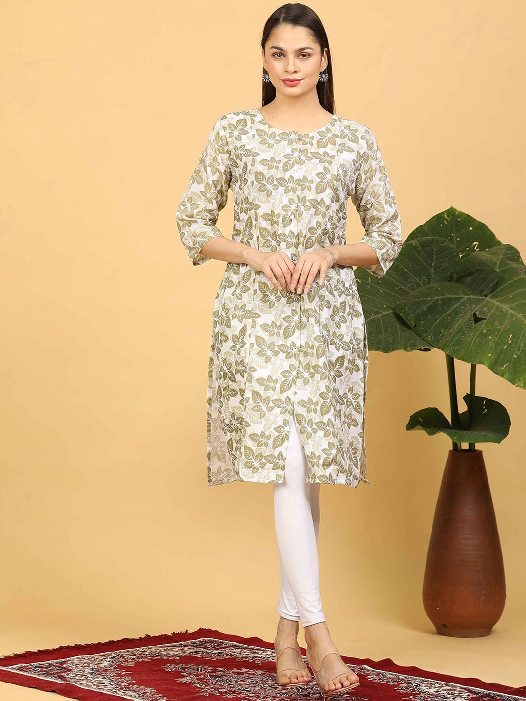 

GOLDSTROMS Floral Printed Round Neck Cotton Straight Kurta, White