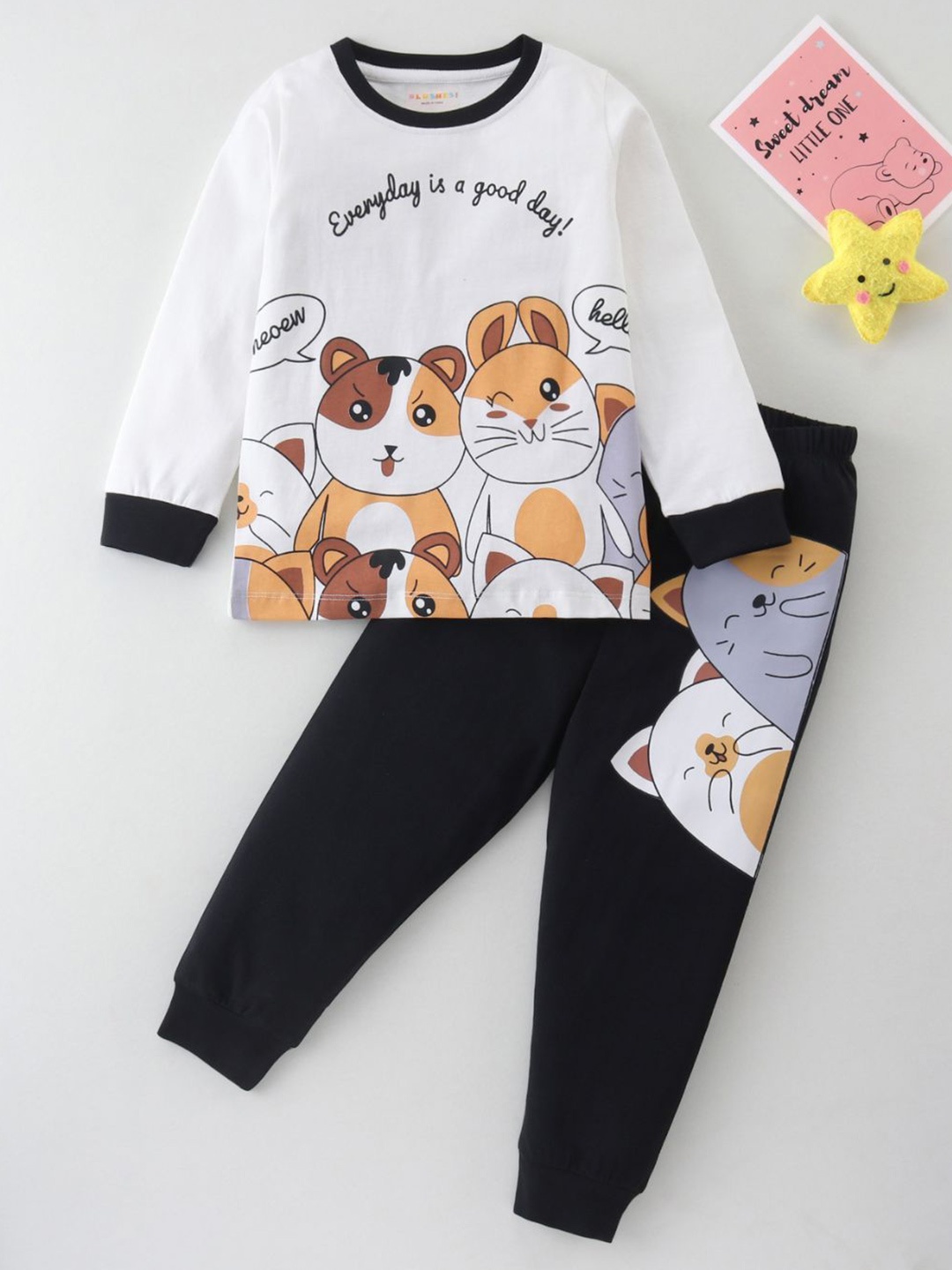 

BLUSHES Unisex Kids T-shirt with Pyjamas, Off white