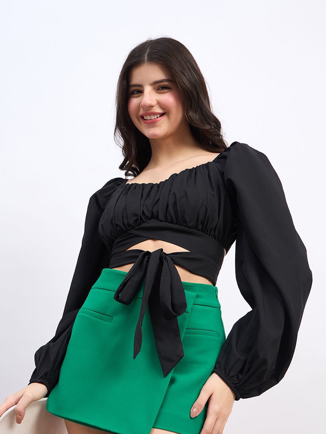 

Berrylush Sweetheart Neck Bishop Sleeves Crop Top, Black