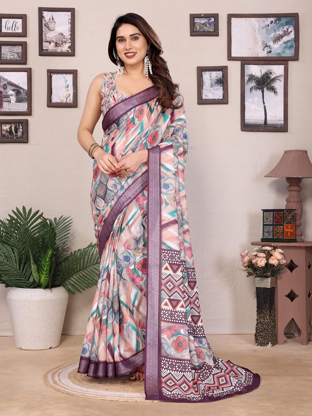 

WEAREZEE Floral Zari Linen Blend Saree, Magenta
