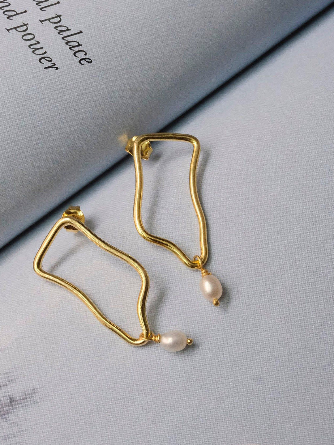 

Anushka Jain Jewellery 925 Silver Abstract Pearls Beaded Contemporary Drop Earrings, Gold