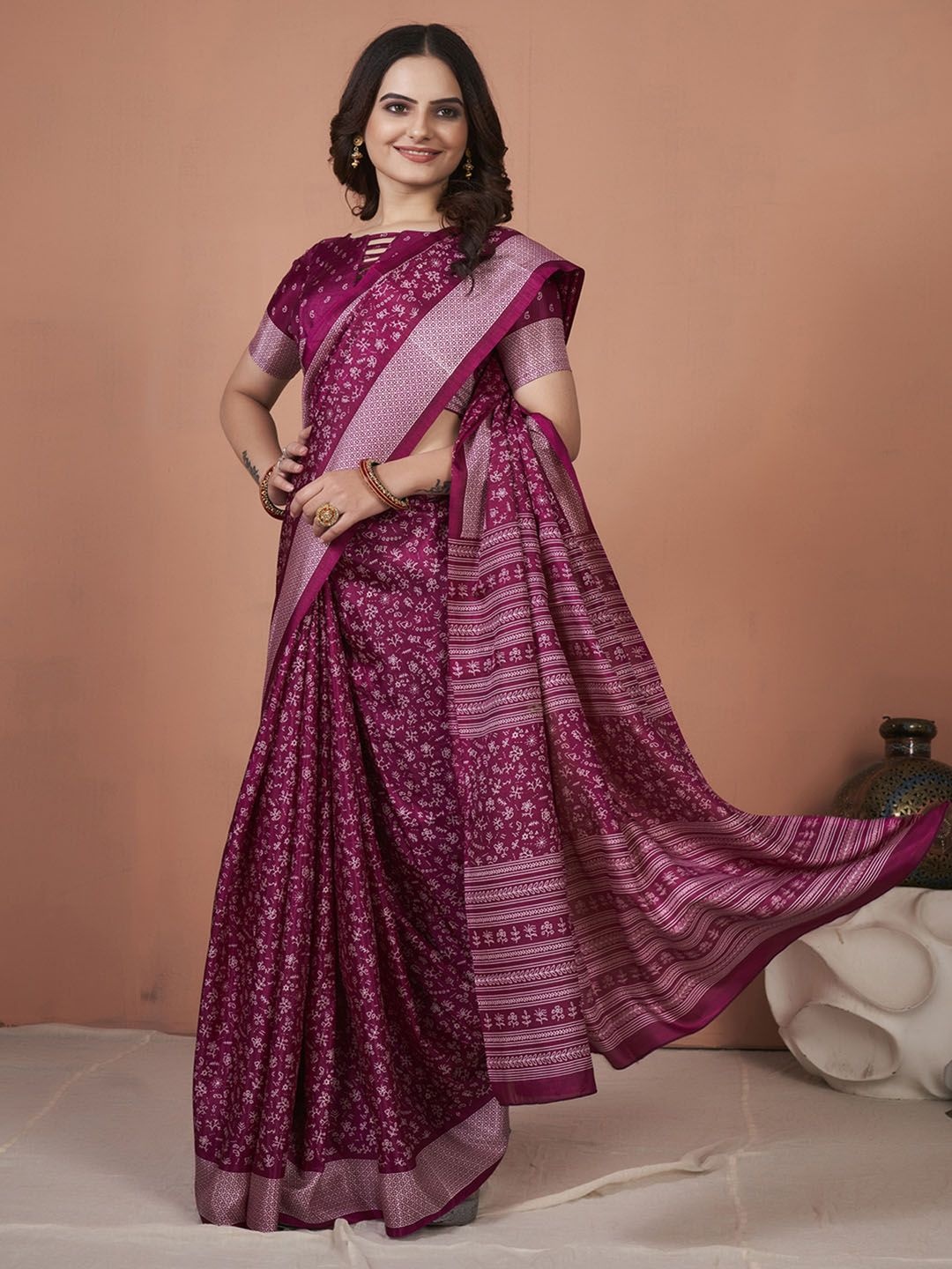 

Anouk Rustic Floral Silk Blend Bagh Saree, Magenta