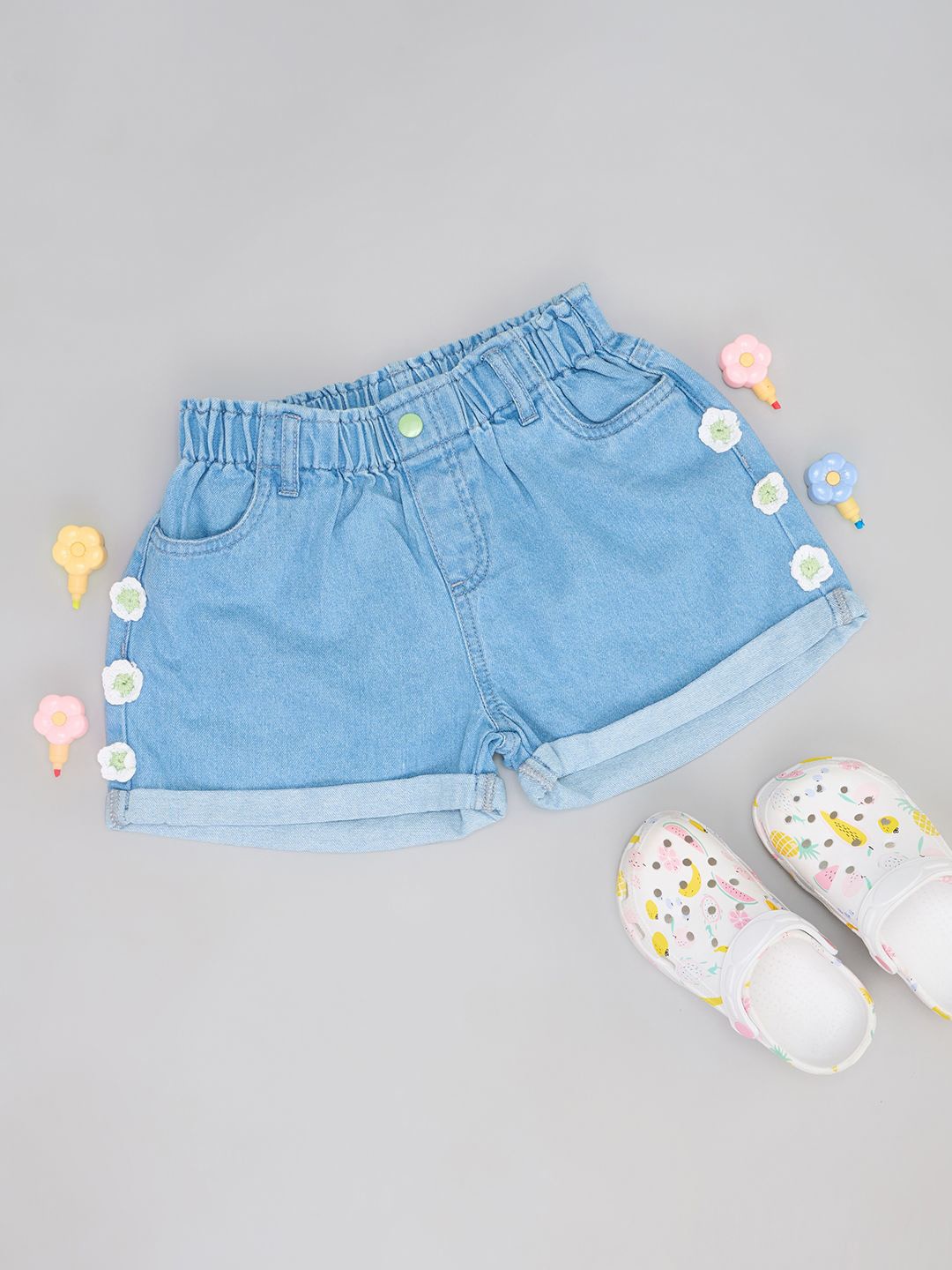 

Pantaloons Junior Girls Floral Denim Shorts, Blue
