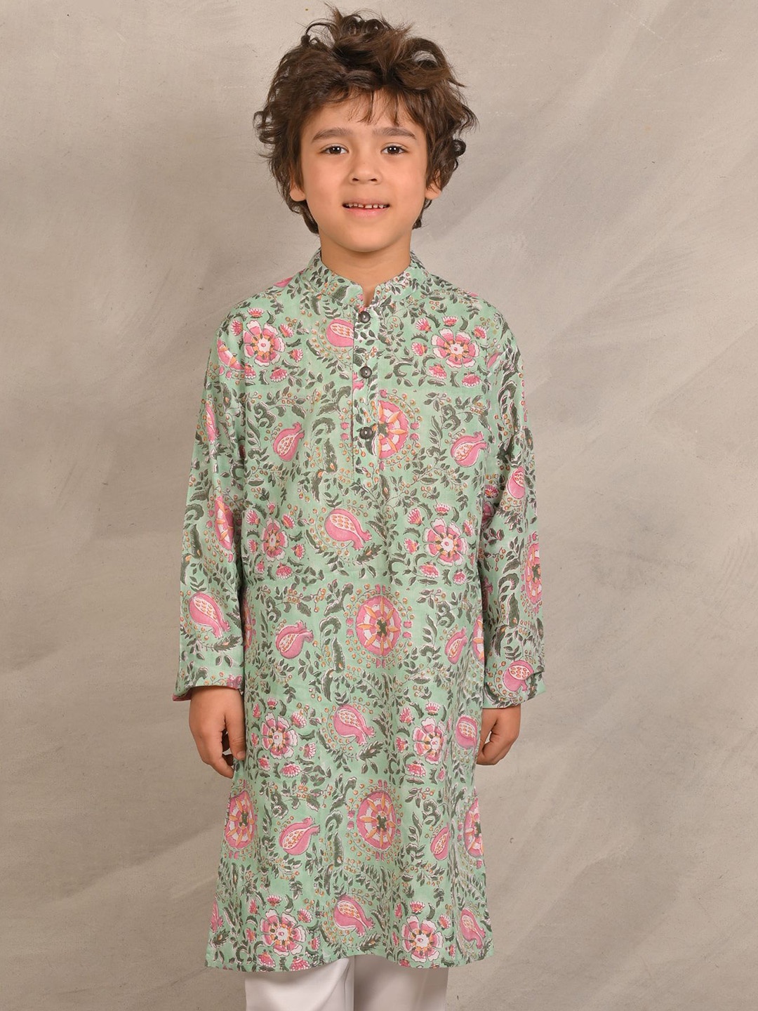 

Anthrilo Boys Floral Printed Mandarin Collar Pure Cotton Straight Kurta, Green