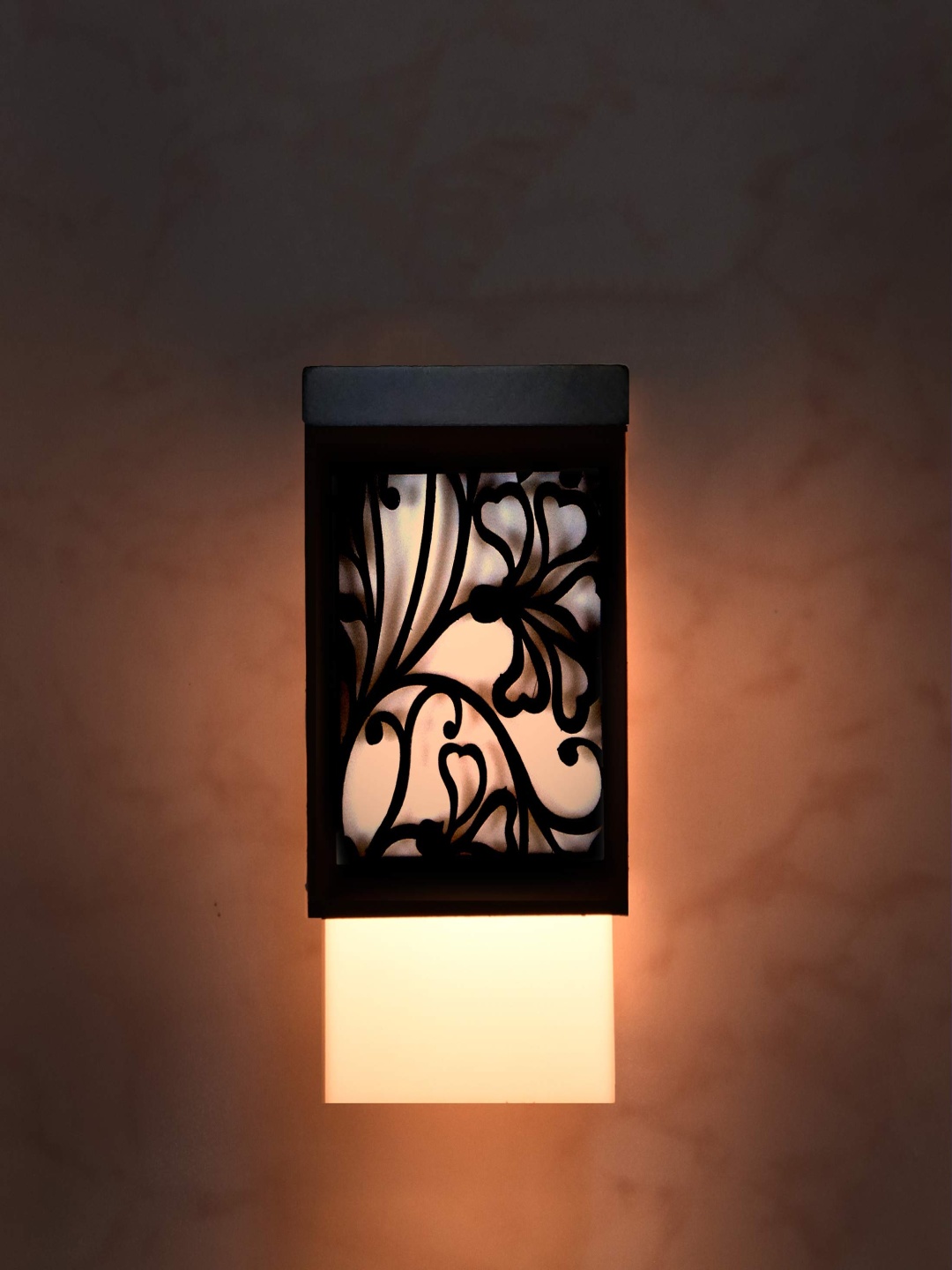 

Gojeeva Black and White Wooden Textured Contemporary Square Shaped Wall Lamp