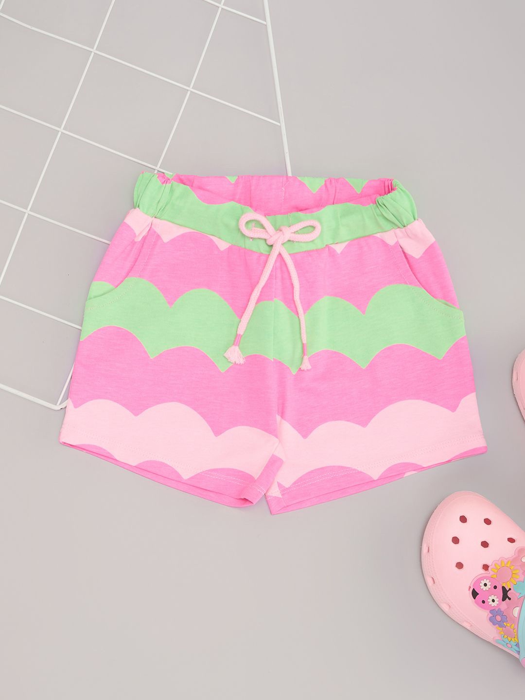 

Pantaloons Junior Girls Colourblocked Relaxed Fit Mid-Rise Shorts, Pink