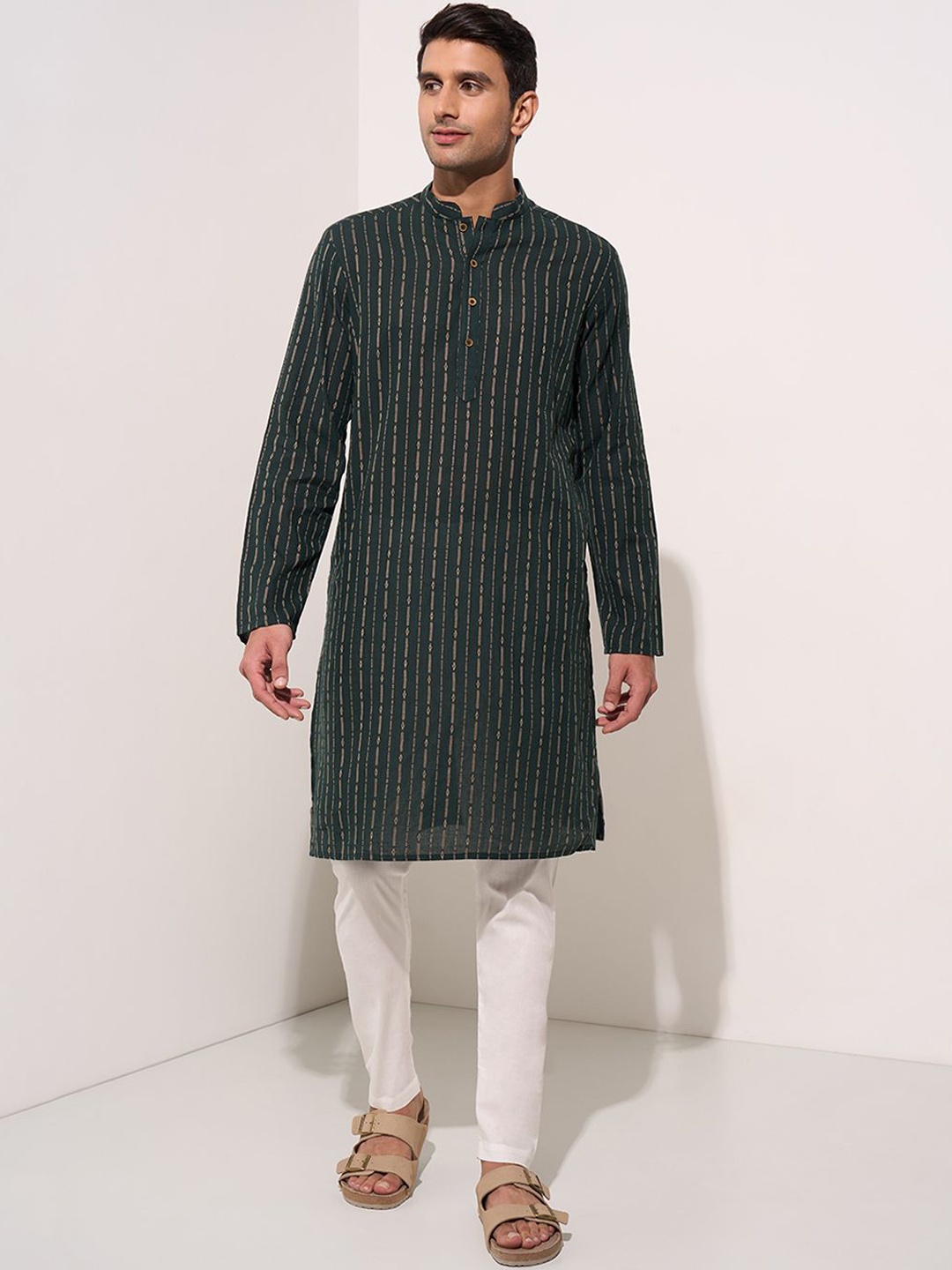 

indus route by Pantaloons Men Thread Work Dobby Kurta, Teal