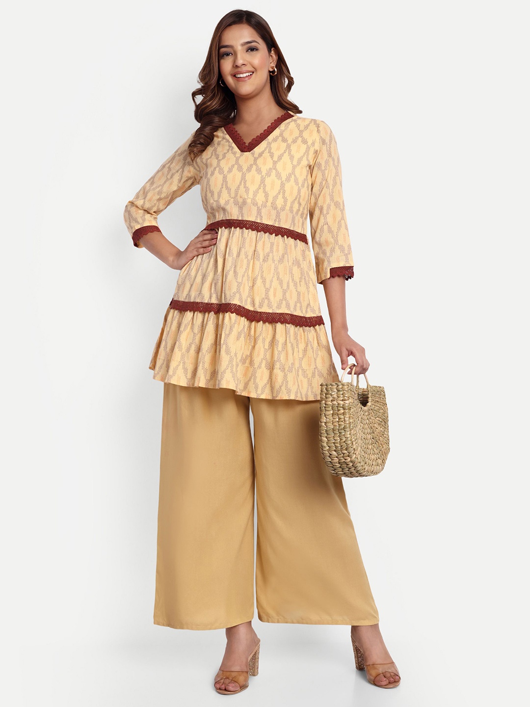 

Suha Ethnic Motifs Yoke Design V-Neck Thread Work Thread Work Pleated Kurti, Beige