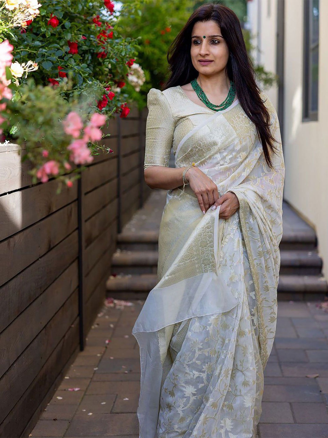 

KALINI Woven Design Zari Silk Blend Designer Banarasi Saree, White