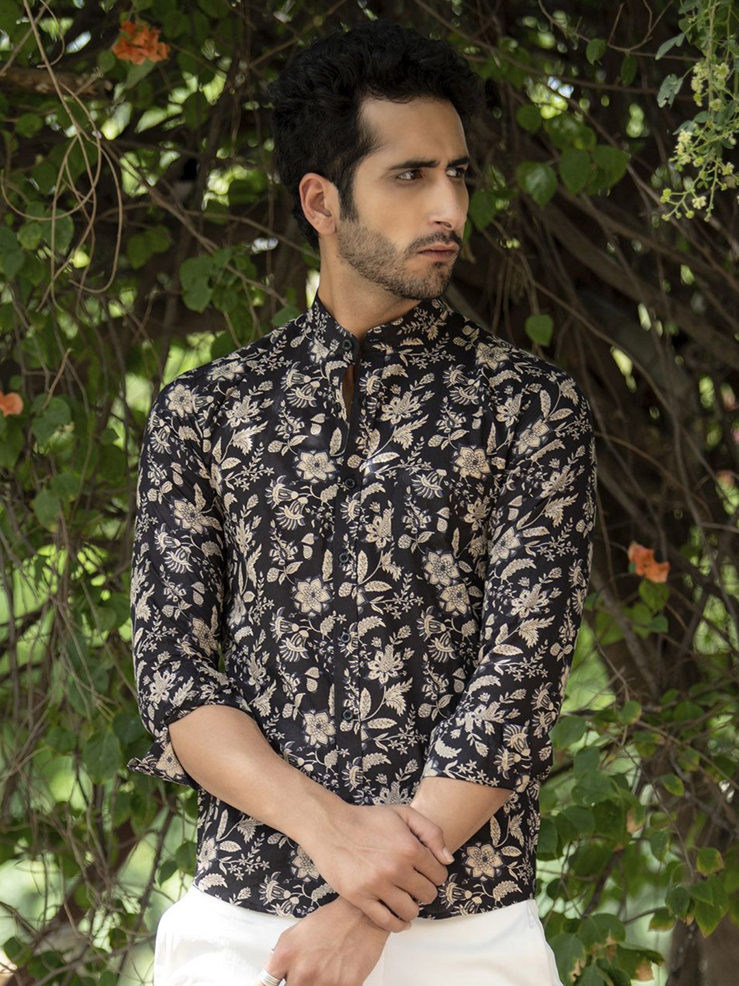 

Tistabene Men Opaque Printed Casual Shirt, Black
