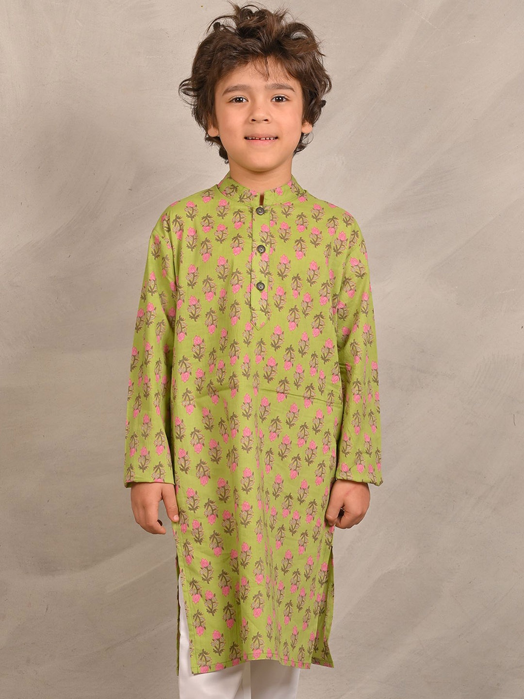 

Anthrilo Boys Floral Printed Mandarin Collar Pure Cotton Straight Kurta, Green