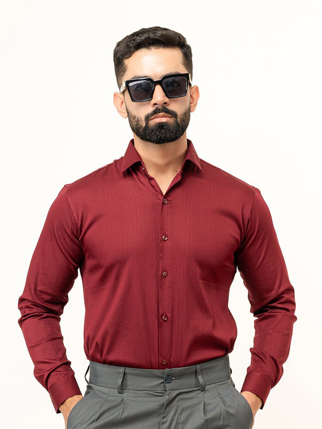

Tistabene Men Opaque Casual Shirt, Maroon