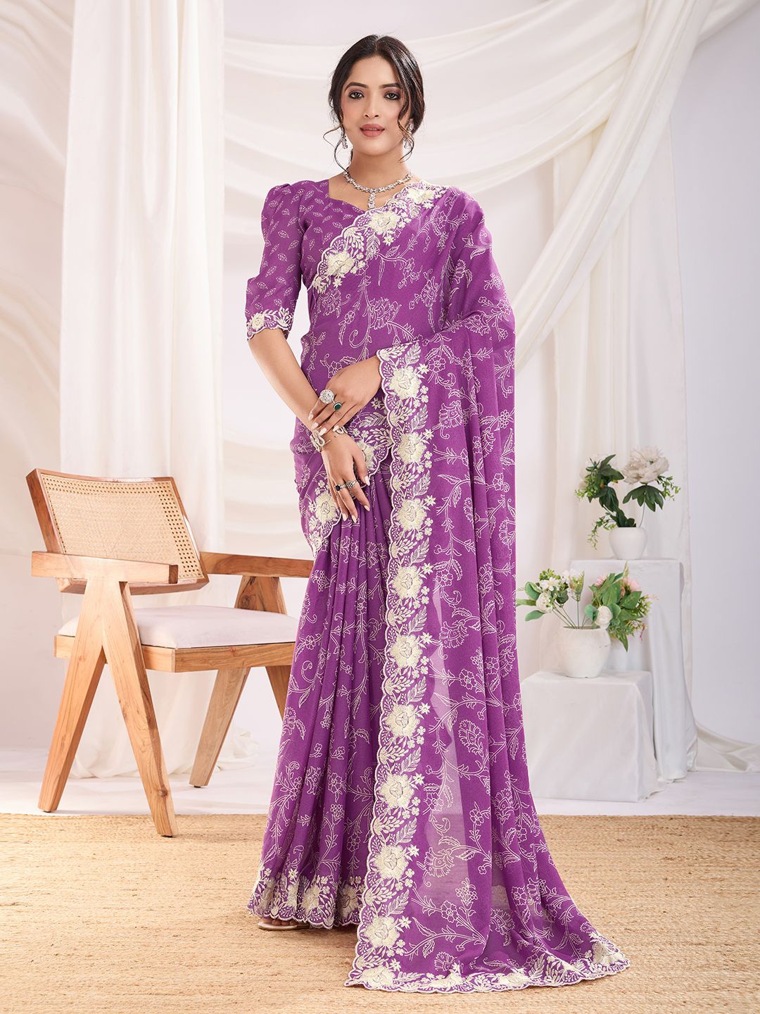 

Ishin Floral Poly Georgette Saree, Purple