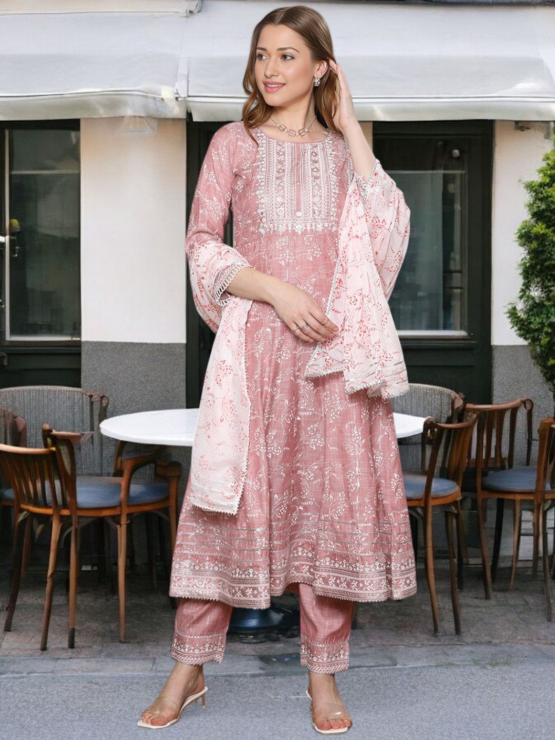 

True Shape Women Floral Printed Regular Kurta with Trousers & With Dupatta, Mauve